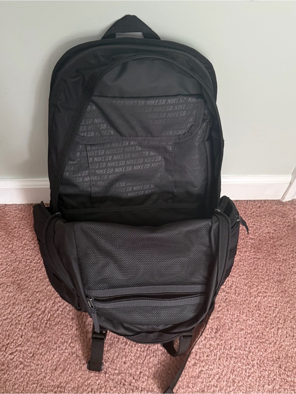 Nike SB Black Modular Backpack - Picture 4 of 7